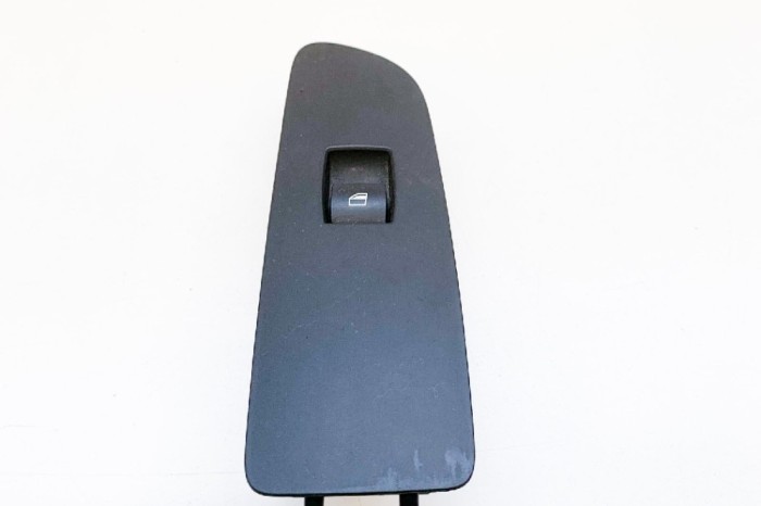 Buton geam ușă st&acirc;nga față BMW 1 Coupe E82 2010 OEM: 15939961,9163001 10876564