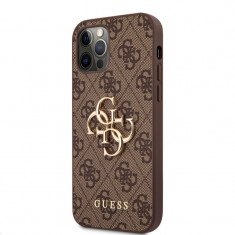 Husa Plastic - TPU Guess 4G Metal Logo pentru Apple iPhone 12 / Apple iPhone 12 Pro, Maro GUHCP12M4GMGBR