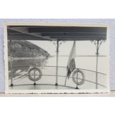 PE DUNARE , VEDERE DE PE PUNTEA UNUI VAPOR CU PAVILION ROMANESC , FOTOGRAFIE TIP CARTE POSTALA , MONOCROMA , NECIRCULATA , DATATA 10 APRILIE 1934