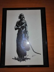 Tablou monocrom alb negru arta tribala Africa femeie indigena reproducere printata fotografie semnata in rama metalica