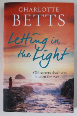 LETTING IN THE LIGHT by CHARLOTTE BETTS , 2022 foto