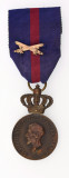 Medalia Ferdinand cu spade, panglica originala