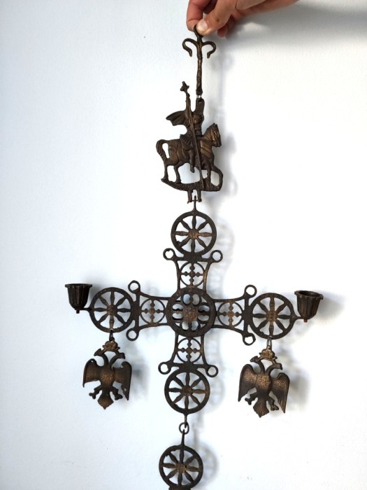 Candelabru bizantin din bronz - Cruce, Sf. Gheorghe, donariu
