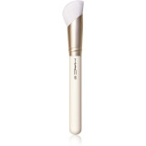 Cumpara ieftin MAC Cosmetics Hyper Real Serum and Moisturizer Brush pensula pentru masca de fata 1 buc