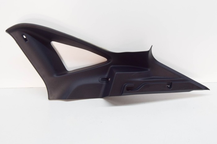 Ornament st&acirc;lp dreapta JAGUAR E-PACE X540 2020 OEM: J9C3-51748-A,J9C3-51748-C,J9C3-51748-D,J9C3-51748-B 11815686