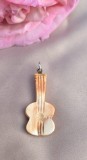 PANDANTIV VINTAGE DIN SCOICA NATURALA QUEEN CONCH SHELL, MODEL CHITARA
