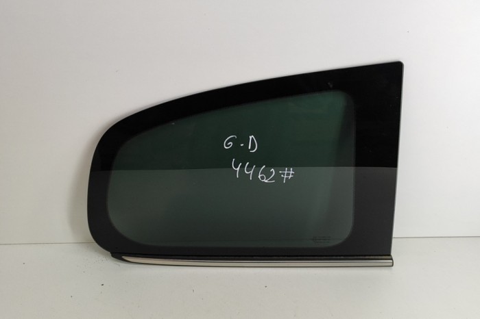 Geam lateral dreapta spate PEUGEOT 108 2015 OEM: Hatchback | 27274525