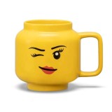 Cana mare LEGO din ceramica &ndash; Fata care face cu ochiul