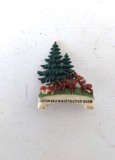 Insigna vintage - Schwarzwaldhochstrasse, Germania - cu brazi si caprioare, plastic, ac metalic, colectie, 4cm