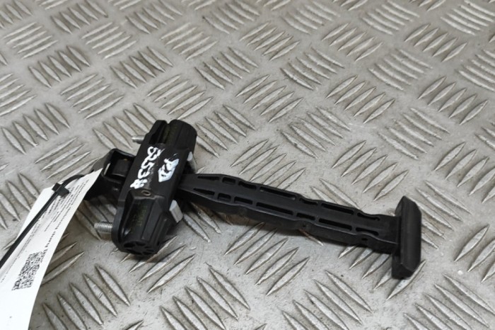Limitator ușă dreapta față TESLA MODEL Y 2021 OEM: 1500682-00-B 30309408