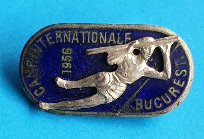 Insigna veche Campionatele Internationale Bucuresti 1956 varianta argintata