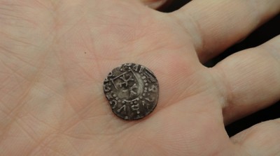 MONEDA MICA DE ARGINT EVUL MEDIU . foto