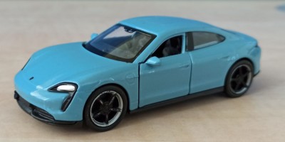 Macheta Porsche Taycan Turbo S 2021 bleu - Welly 1/36 foto