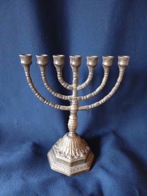Menorah bronz vechi, iudaica, cu 7 lumini 22 x 18 cm. foto