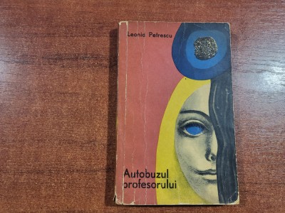 Autobuzul profesorului de Leonid Petrescu foto