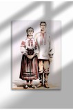 RF-31|Poster Folclor Rom&acirc;nesc, Costume Tradiționale, Imprimeu Digital pe P&acirc;nză, Artă Murală Etnică Vintage | A3 (29.7 x 42 cm) - RF-31