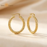 Cumpara ieftin Cercei Thalia , cercei rotunzi torsada placati cu aur 18K, fabricati A n Brazilia, 3 cm