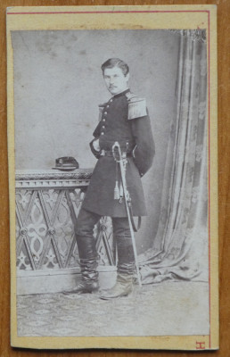 Fotografie pe carton gros , Capitan Scriban Ion , Regimentul nr. 6 , de secol 19 foto