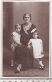 bnk foto Femeie cu copii - Foto Modern Ploesti