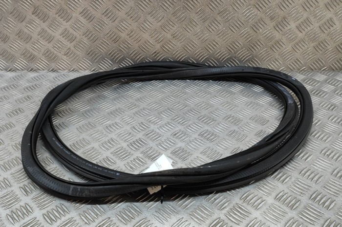 Garnitura ușă dreapta spate SKODA SUPERB III 3V3 2017 OEM: 3V5867368B | 24542102