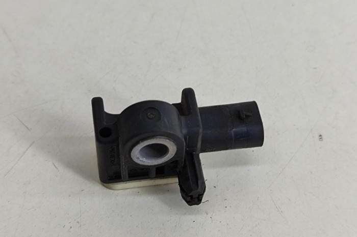 Senzor de impact dreapta față MASERATI GHIBLI M157 2016 OEM: 56054085AA,56054085,A1668210151 26933844