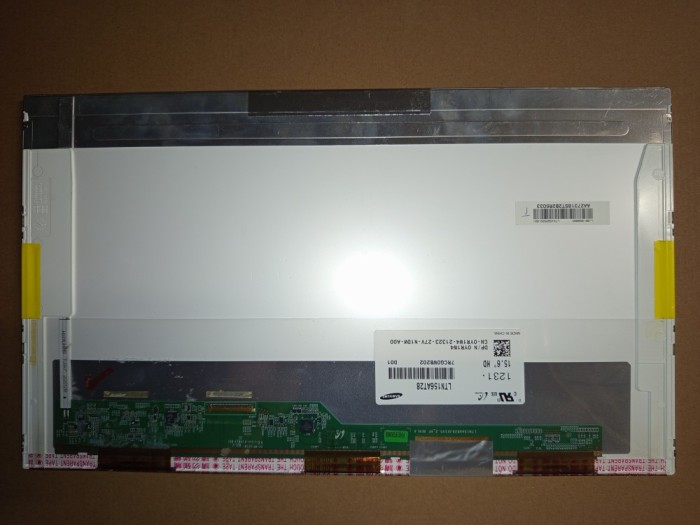 Display laptop 15,6" LED 40 pini HD model Samsung LTN156AT28