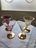Set 4 pahare vintage sticlă irizată colorată cu picior auriu, 11 cm, decor elegant