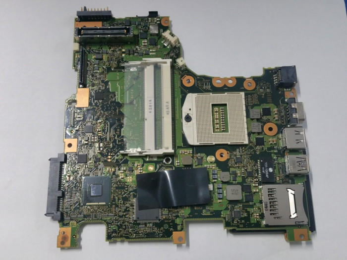 Placa de baza laptop defecta Fujitsu Lifebook E754 ( Nu afiseaza)