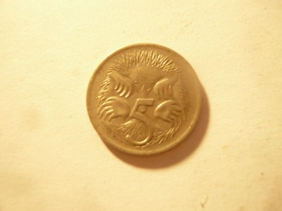 Moneda 5 c Australia 1970 , regina Elisabeta II , nichel ,cal. f. buna foto