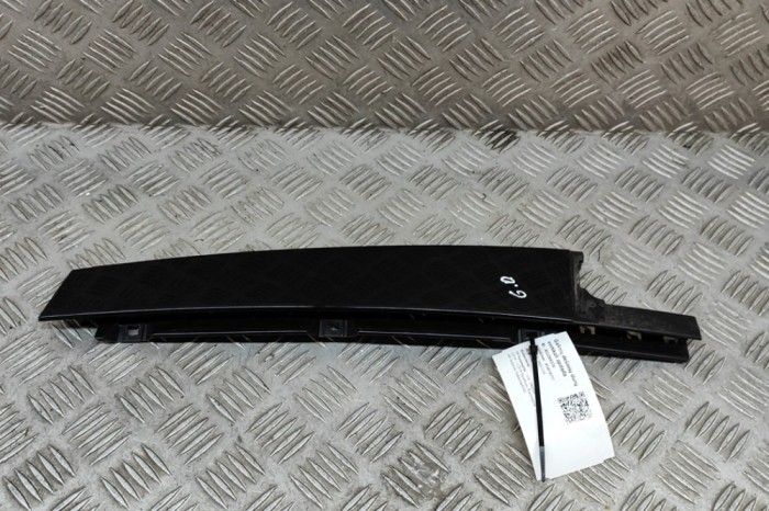 Ornament vertical ușă dreapta spate VW PASSAT B8 3G2 2018 OEM: 3G0839902T | 22269376