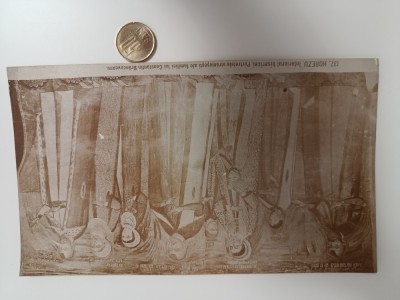 fotografie mare veche , pictura pe peretele din interiorul manastirii Horezu .reprezentand familia domnitorului CONSTANTIN BRANCOVEANU foto