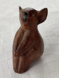 Koala sculptat in lemn de esenta exotica