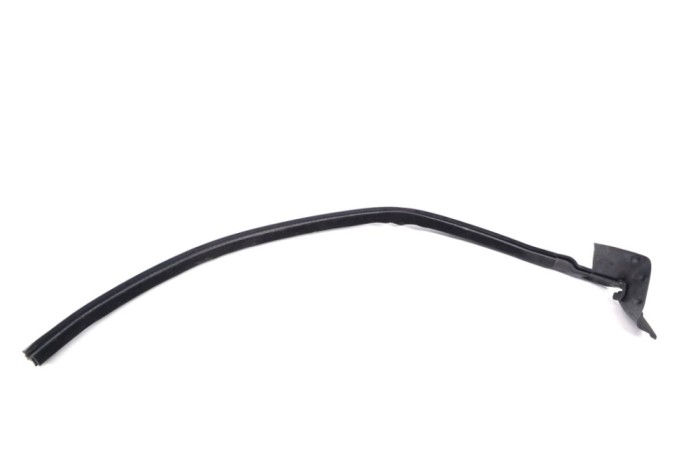 Garnitura ușă st&acirc;nga față ASTON MARTIN DB11 2018 OEM: HY53-C20570-AC 13152843