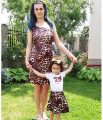 Rochie animal print cu un umar pentru mama foto