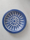 Farfurie ceramica handmade, artist made, 15cm diametru, cu agatatoare pentru perete