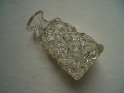 Sticluta cristal fatetat foto