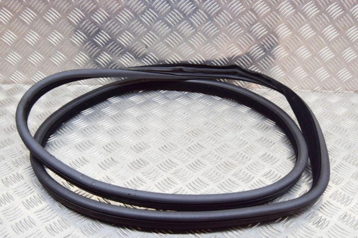Garnitura ușă dreapta față JAGUAR E-PACE X540 2020 OEM: J9C3-20708-A | 11817345