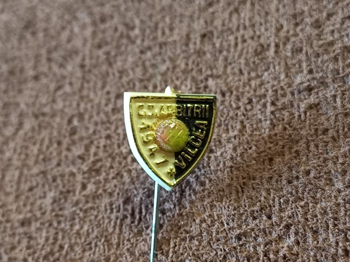 Insigna fotbal - ARBITRII VALCEA