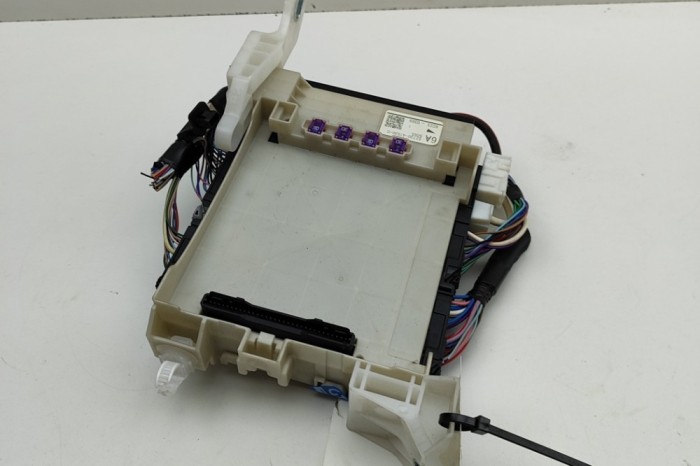 Modul de confort TOYOTA PRIUS _W5_ 2016 OEM: 82730-47530,82730-47530-C,8273047530,8273047530C 30807479
