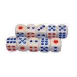 Cumpara ieftin Set 10 zaruri albe cu puncte albastre si rosii, 13 mm, pentru jocuri de societate sau jocuri de noroc