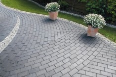 montam pavele pavaje dale borduri rigole scurgere garduri beton sau metalice foto
