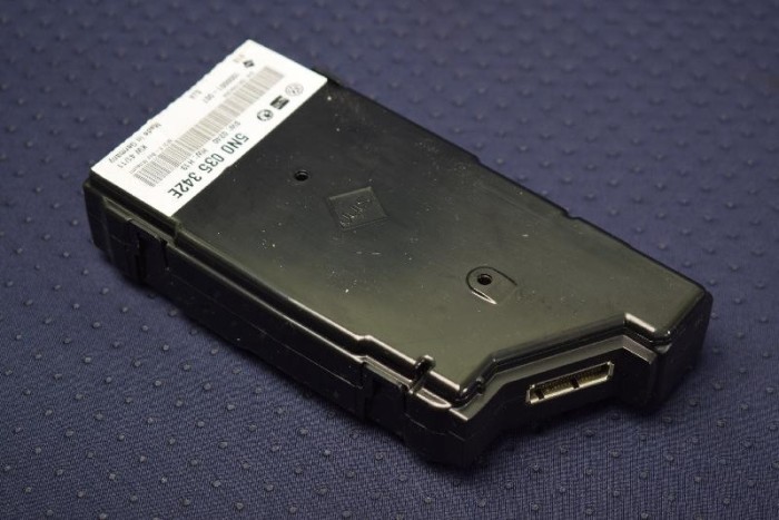 Port USB/AUX-In VW BEETLE Cabrio 5C7, 5C8 2012 OEM: 5N0035342E 2369061