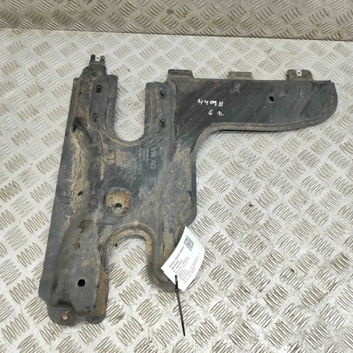 Scut motor dreapta spate VW TIGUAN AD1 2019 OEM: 5QF825102B