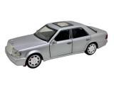 Macheta Mercedes Benz E500 AMG W124 argintiu 1:28 replica metal lumini si sunete usi capota portbagaj si trapa functionale