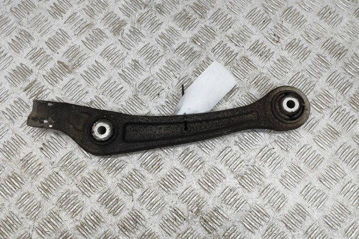Braț inferior dreapta față AUDI A5 Cabrio 8F7 2013 OEM: 8K0407156C 21630140