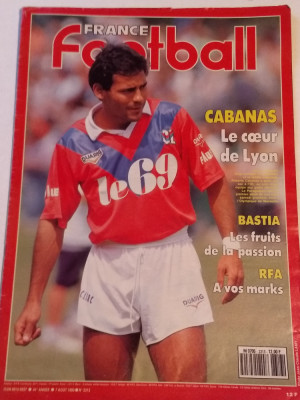 Revista fotbal - &amp;quot;FRANCE FOOTBALL&amp;quot; (nr. 07.08.1990) foto