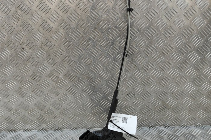 &Icirc;ncuietoare ușă st&acirc;nga față HYUNDAI H-1 Cargo TQ 2008 OEM: 81310-4H020 30128928