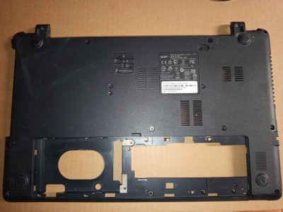 Bottomcase laptop Acer E1-530 foto