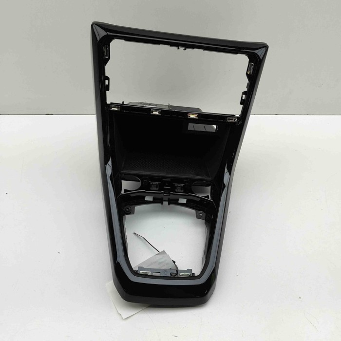 Ornament consola centrală VW T-CROSS C11 2024 OEM: 2GM863681A 31404507