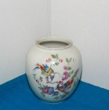 Cumpara ieftin Vaza portelan bavarez, ART DECO 1945 - 1949 decorata cu motive florale si păsări, gold rim - marcata IMPORT BAVARIA Schirnding U.S.Zone, Vaze